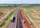 MUNDO NOVO: OBRAS DE FAIXAS ADICIONAIS NA BR-163 AVANÇAM PARA ETAPA DE PAVIMENTAÇÃO