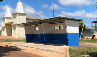 Prefeitura de Eldorado conclui Ponto de Ônibus no Bairro Manoel Gomes