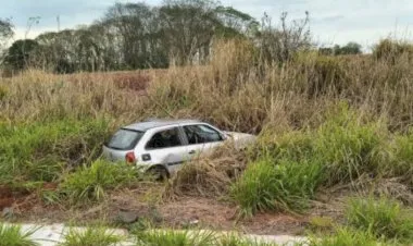 MOTORISTA EMBRIAGADO ATROPELA TRÊS CICLISTAS NA SAÍDA PARA PORTO MORUMBI E É PRESO EM FLAGRANTE EM ELDORADO