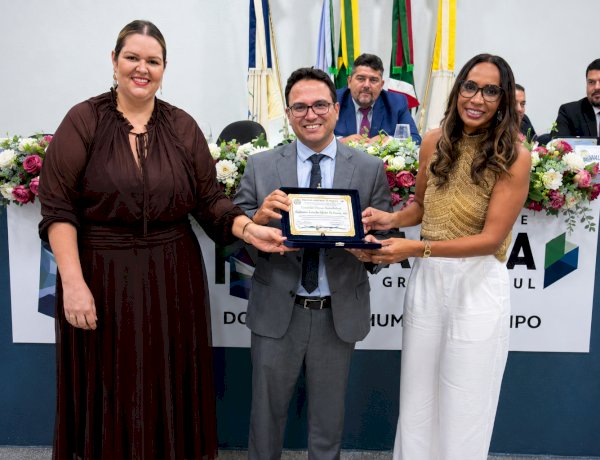 CÂMARA DE MIRANDA HOMENAGEIA DEPUTADO ESTADUAL PEDROSSIAN PELOS SERVIÇOS PRESTADOS AO MUNICÍPIO