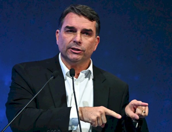 FLÁVIO BOLSONARO REFORÇA CONVITE PARA DEBATER COM LULA NA GLOBO