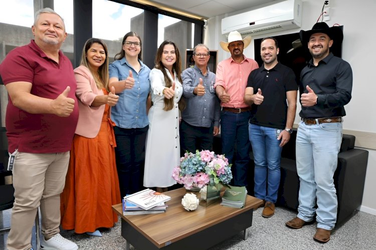 REUNIÃO DISCUTE MELHORIAS PARA ELDORADO COM PRESENÇA DE VEREADORES E LIDERANÇAS MUNICIPAIS