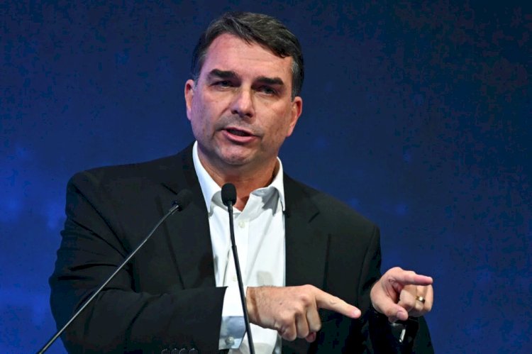 FLÁVIO BOLSONARO REFORÇA CONVITE PARA DEBATER COM LULA NA GLOBO